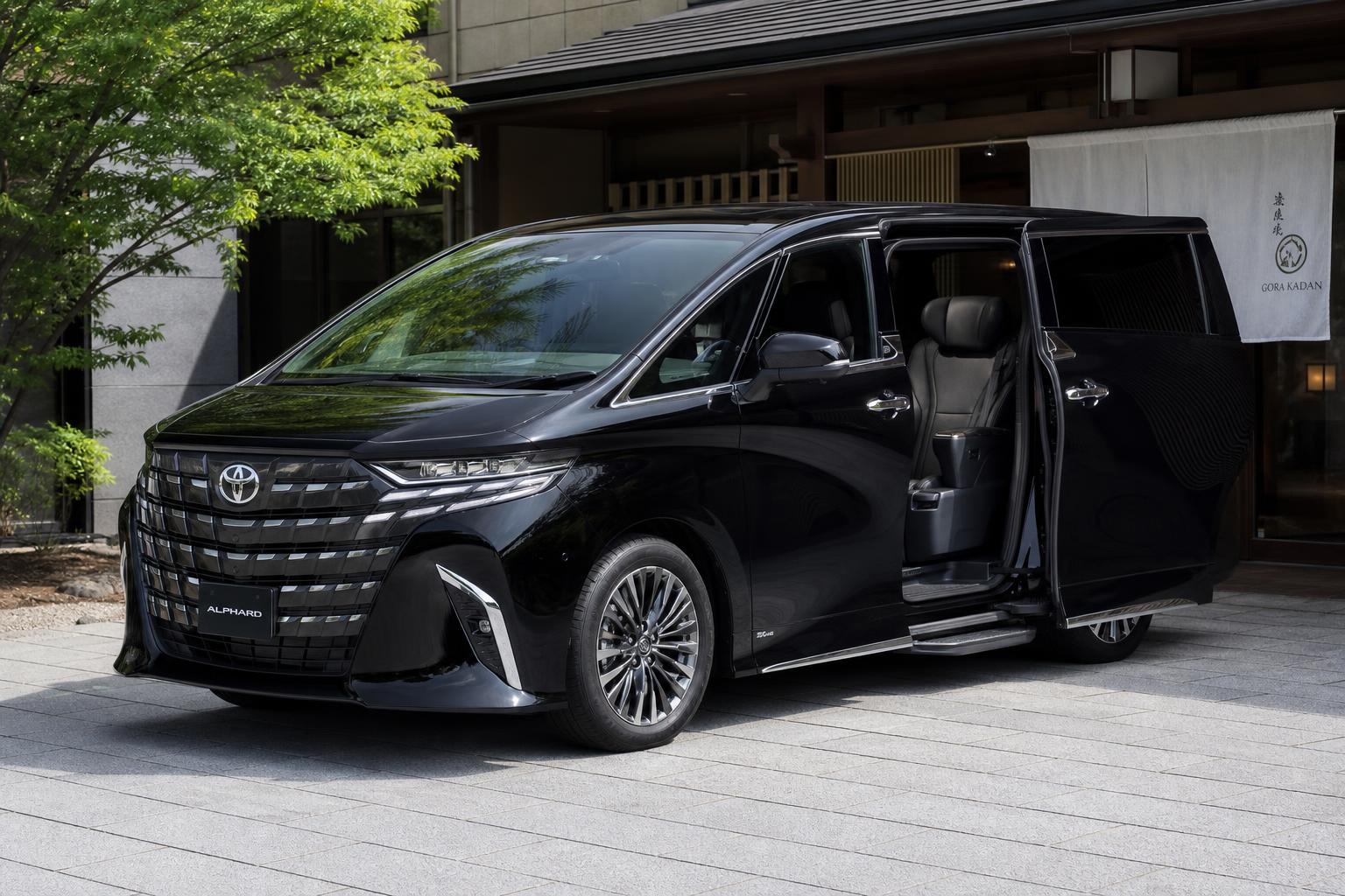 Toyota Alphard Executive Lounge